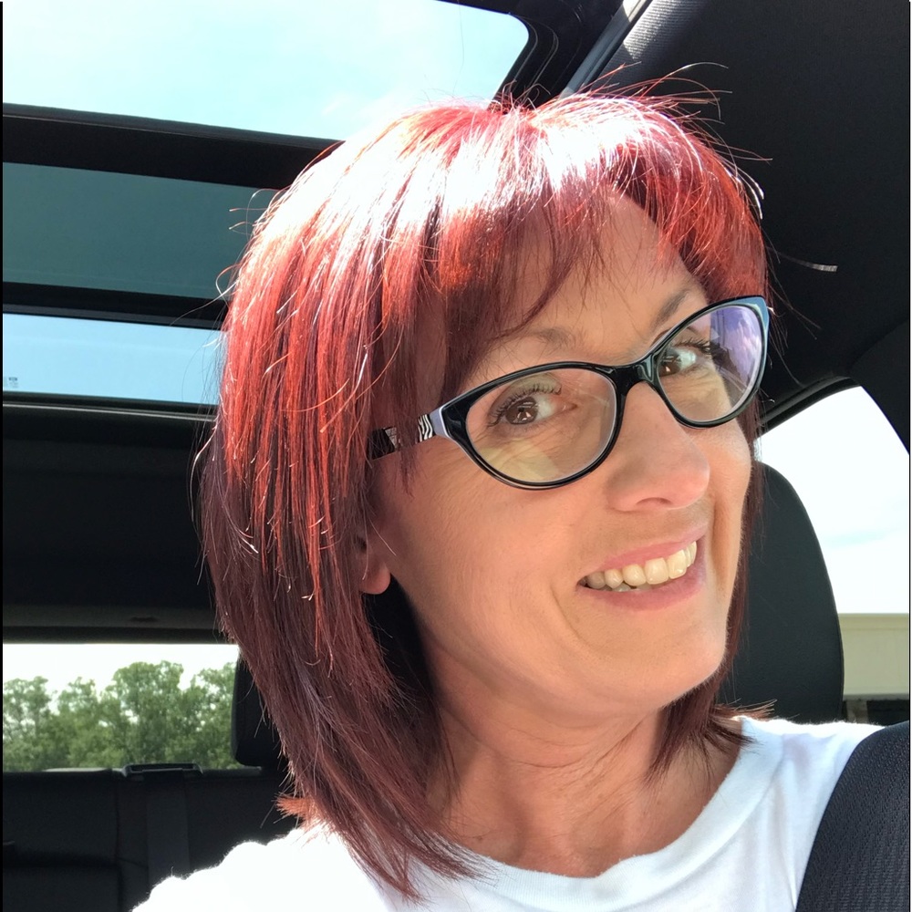 Meet your Posher, Leslie
